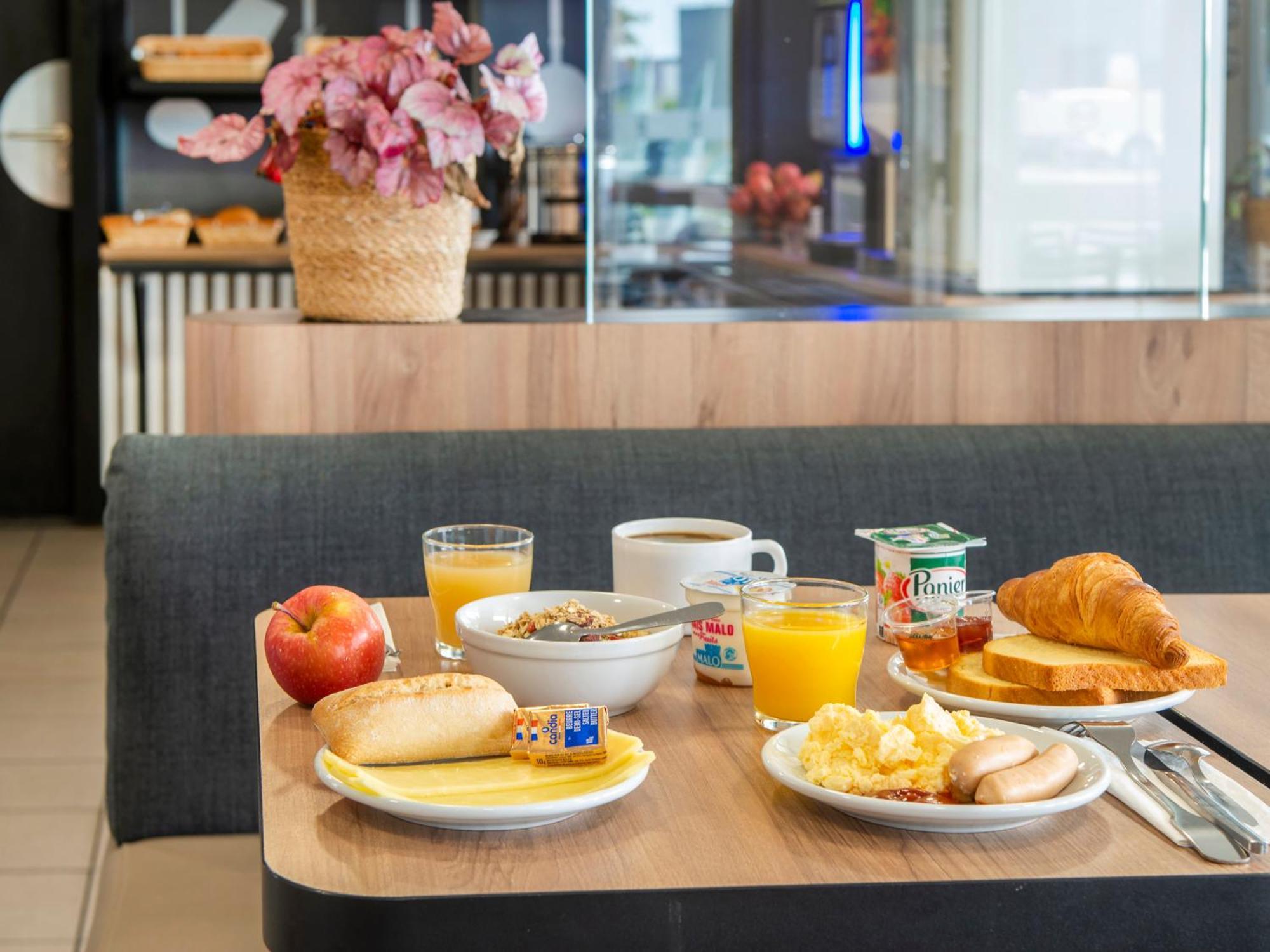 B&B Hotel Cholet Nord Dış mekan fotoğraf